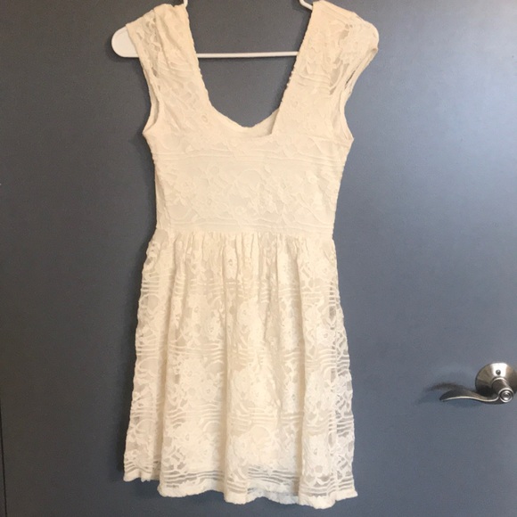 Off white lace dress - Picture 3 of 3